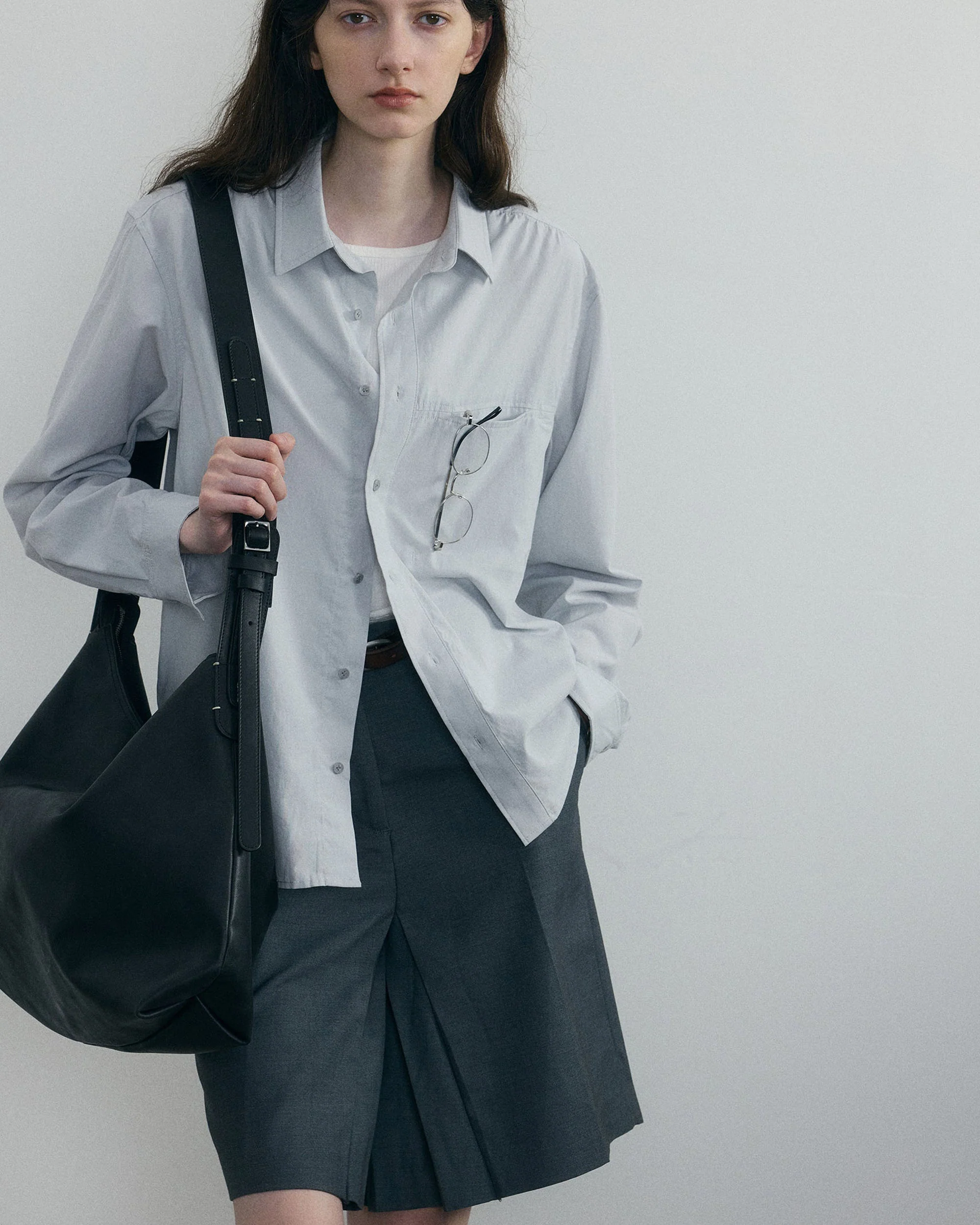 011 - Curator Basic Shirt - Image 9