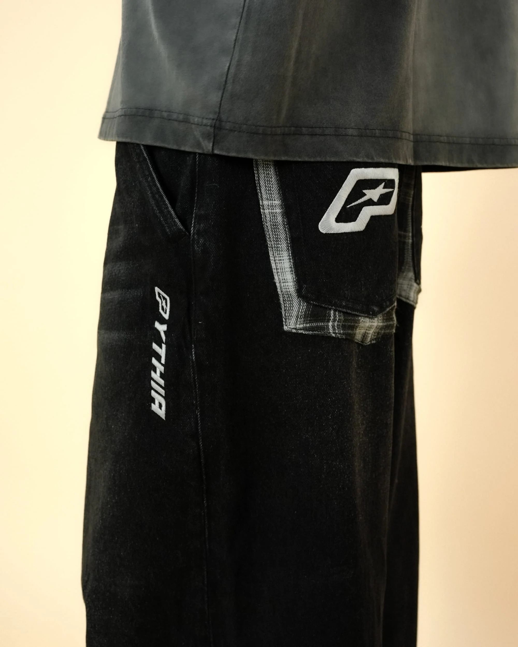 BAGGY FLANNEL POCKET DENIM - WASHED BLACK - Image 3