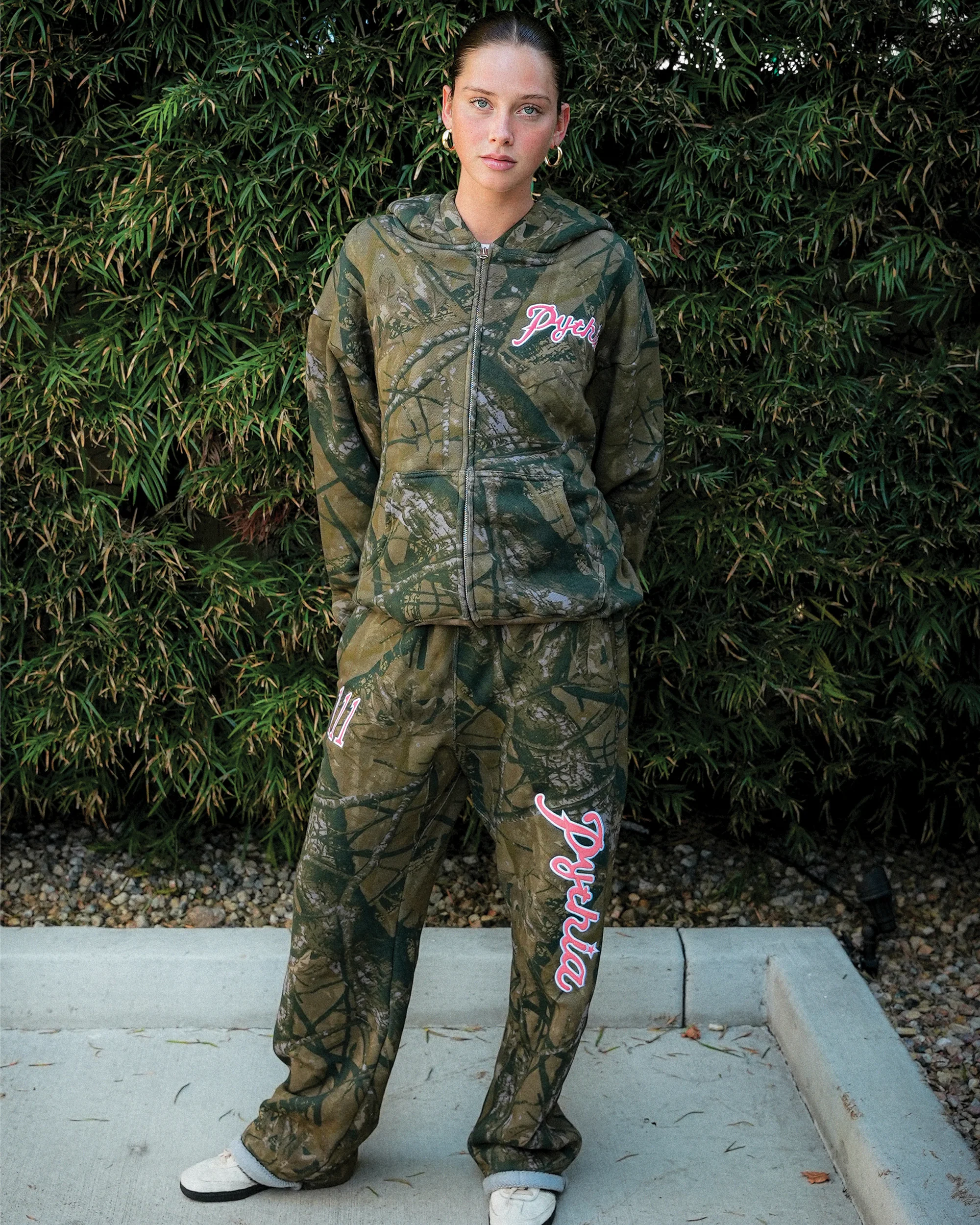 CAMO 111 SWEATS - PINK - Image 7