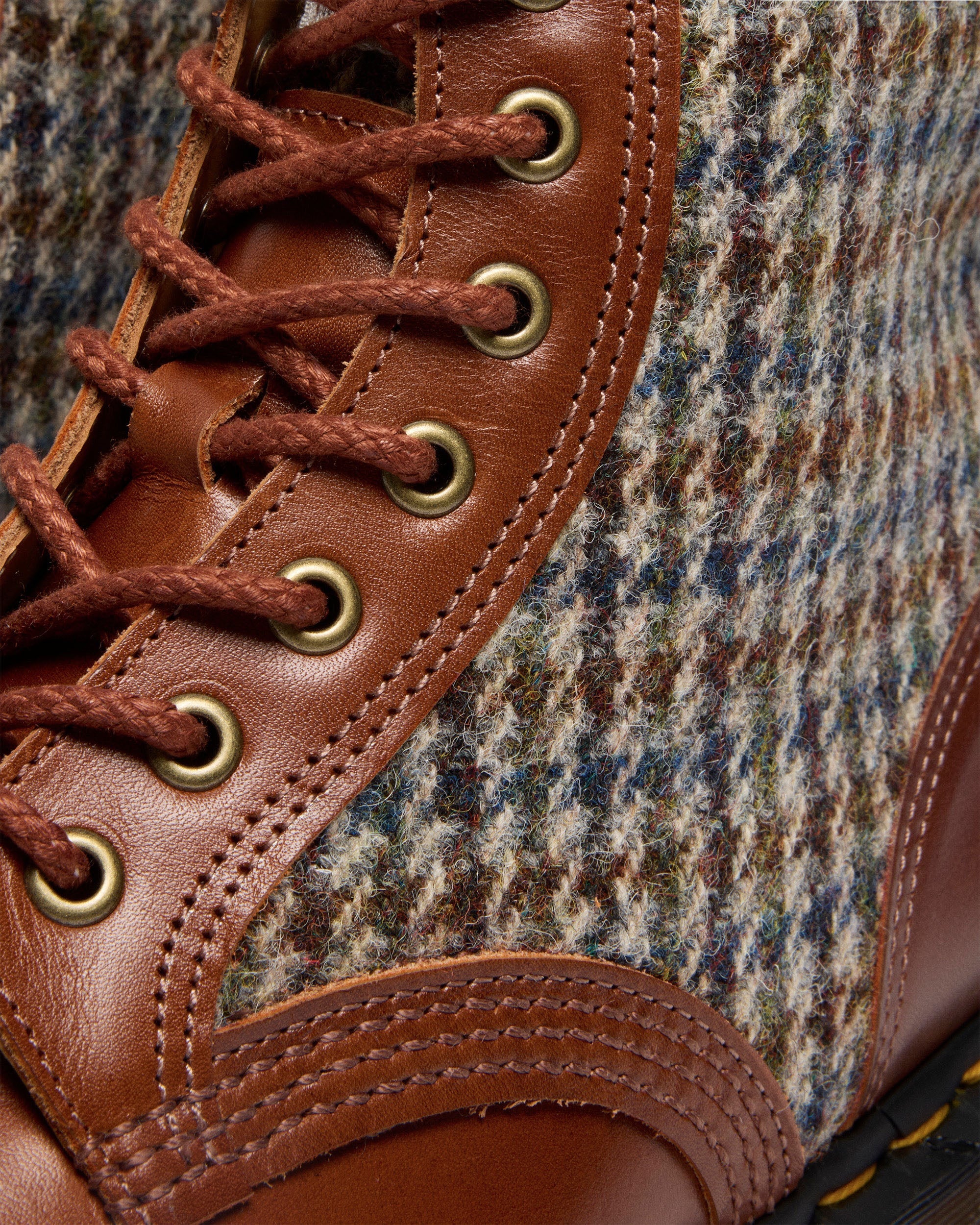 DR. MARTENS 1460 TAN - Image 8