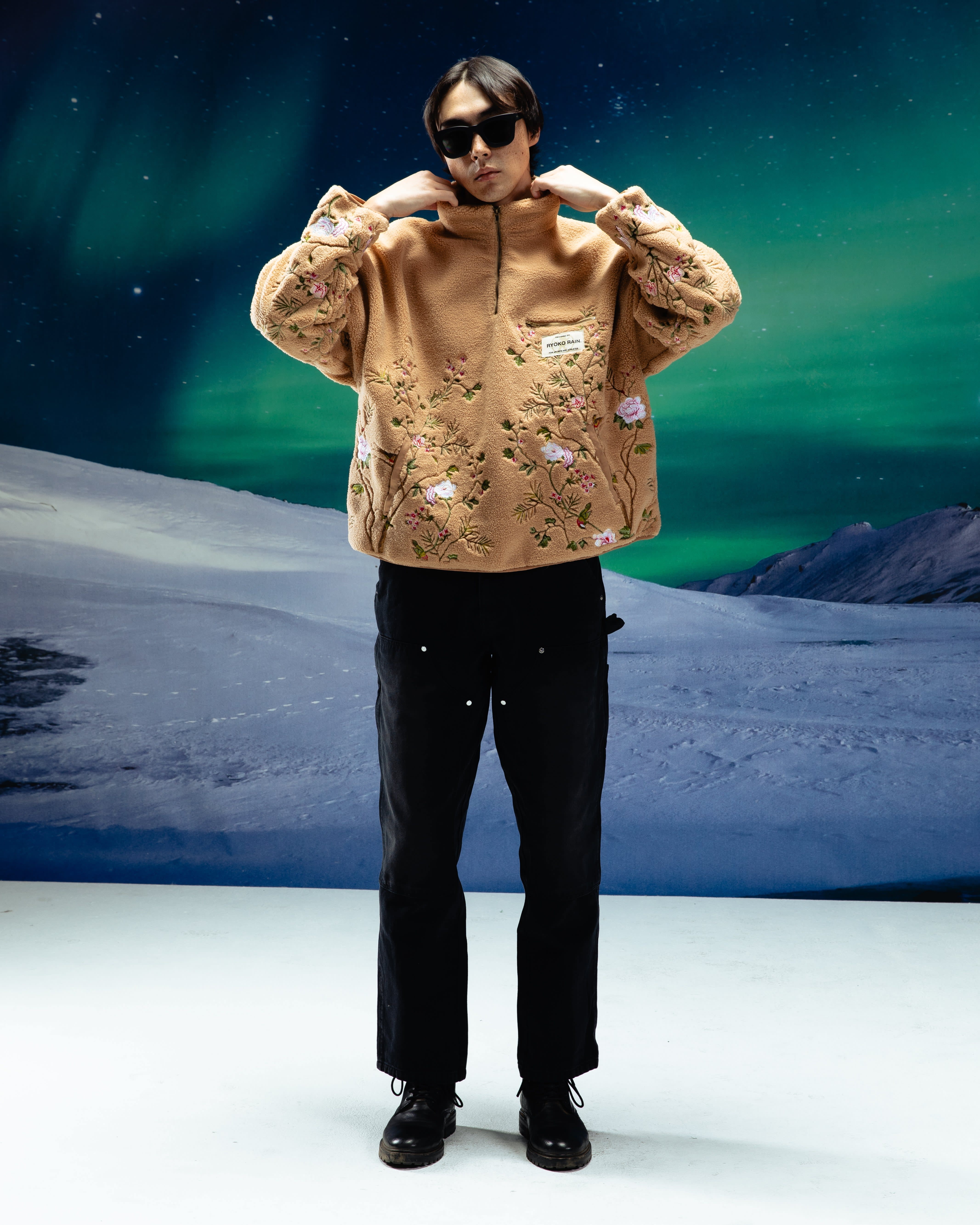 QUARTER ZIP SHERPA PULLOVER - TAN - Image 4