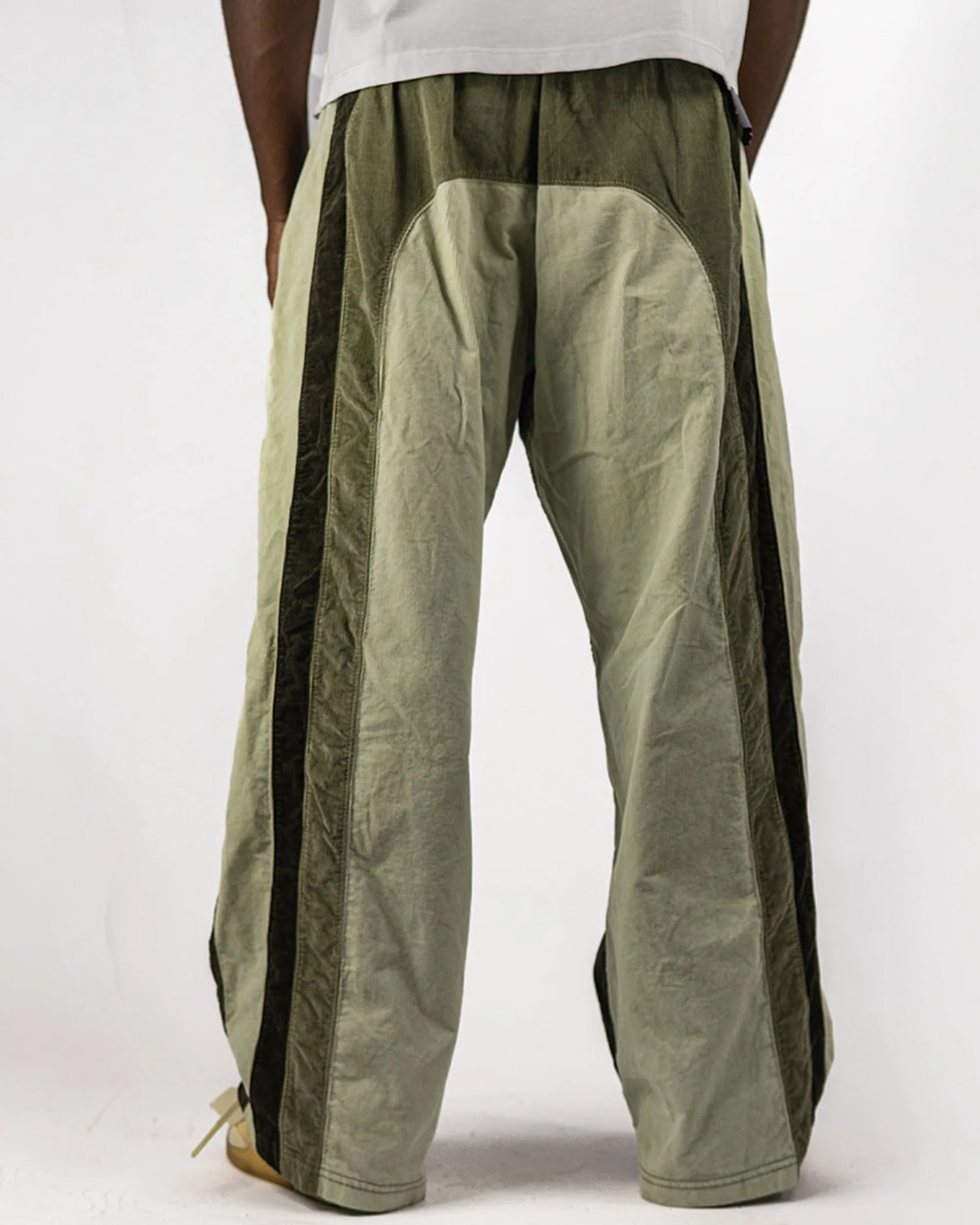 "RADIANT AURA" WIDE LEG SWEATS   (TRIPLE JADE) - Image 4