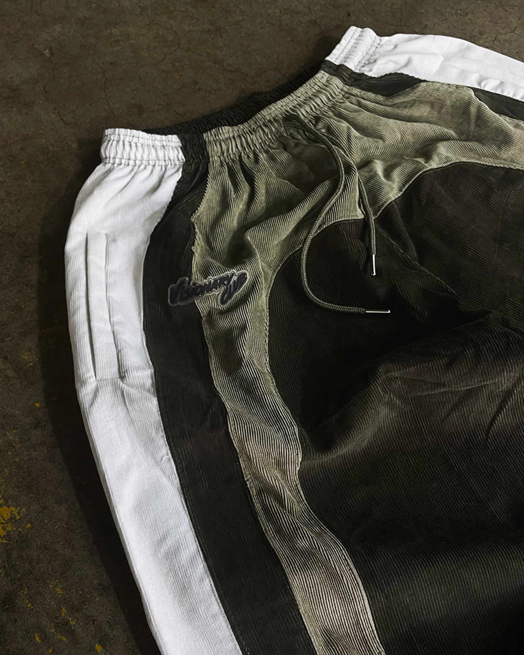 "RADIANT AURA" WIDE LEG SWEATS   (TRIPLE JADE) - Image 5