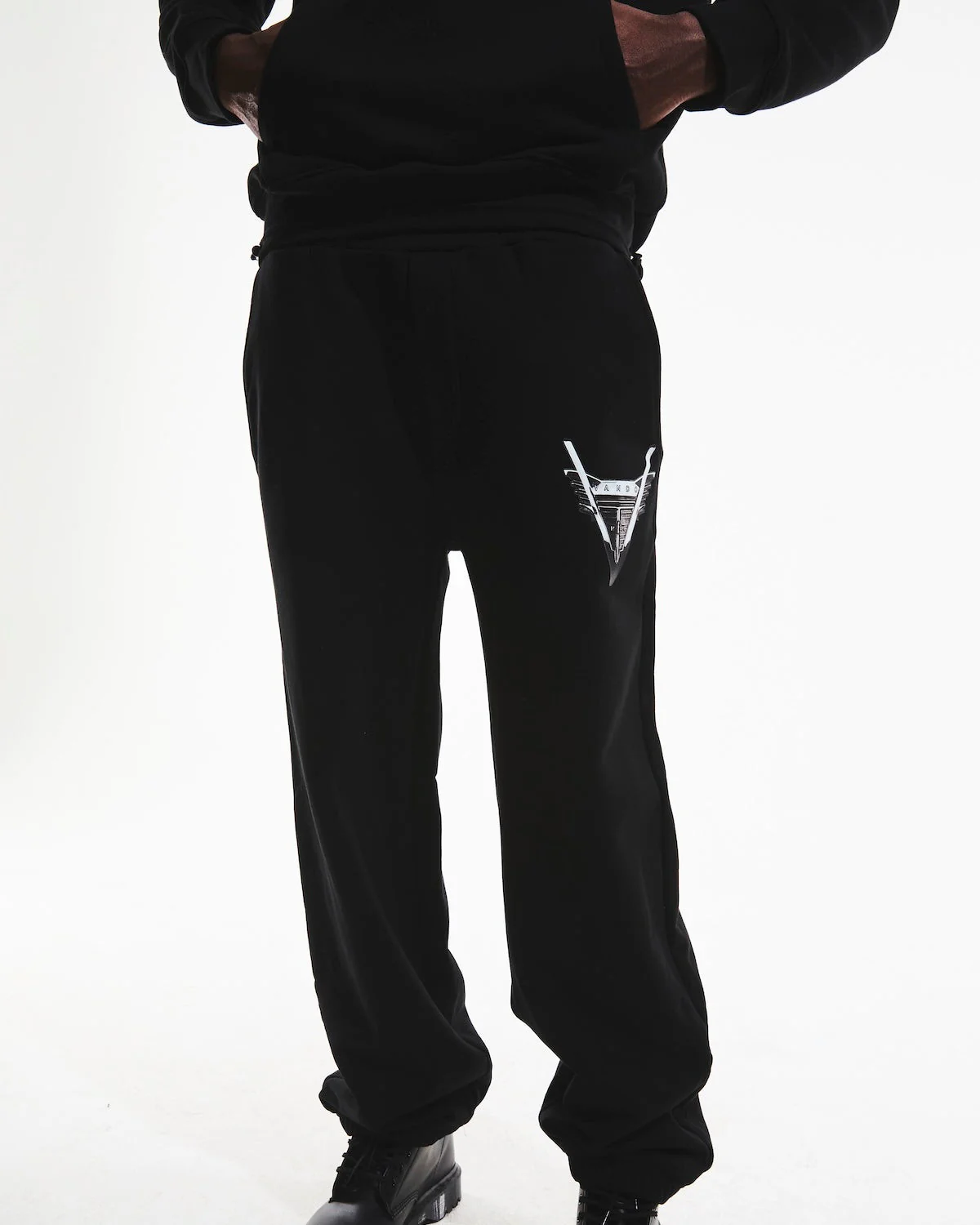 RAFA OVERSIZED SWEATPANT | BLACK CAR BADGE - Image 2