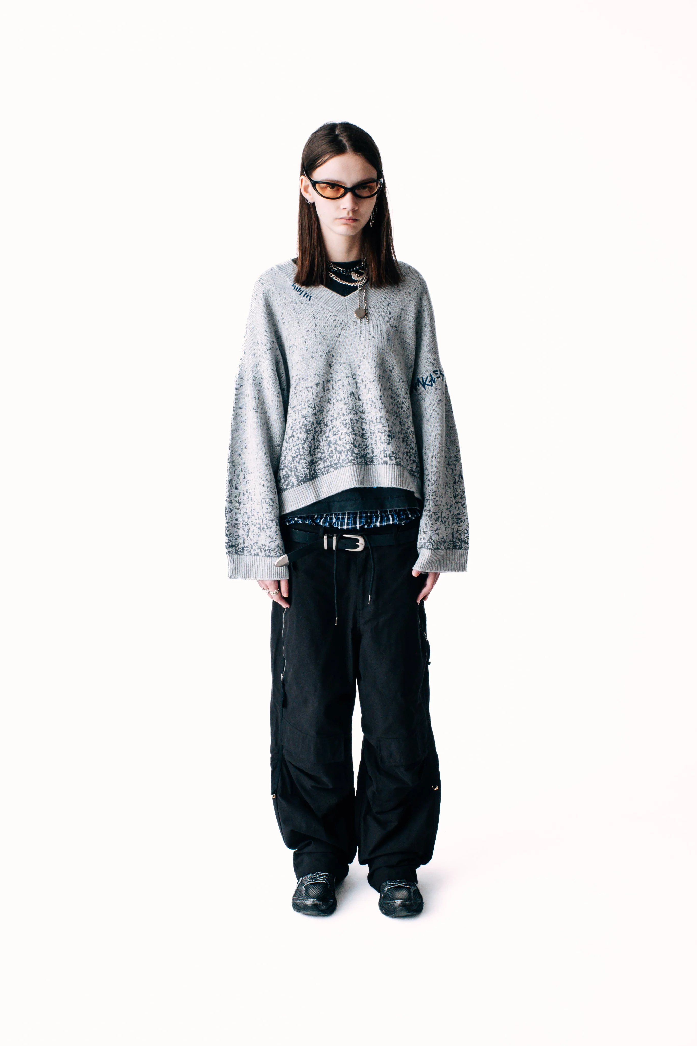 SPECKLE V-NECK SWEATER GREY - Image 17
