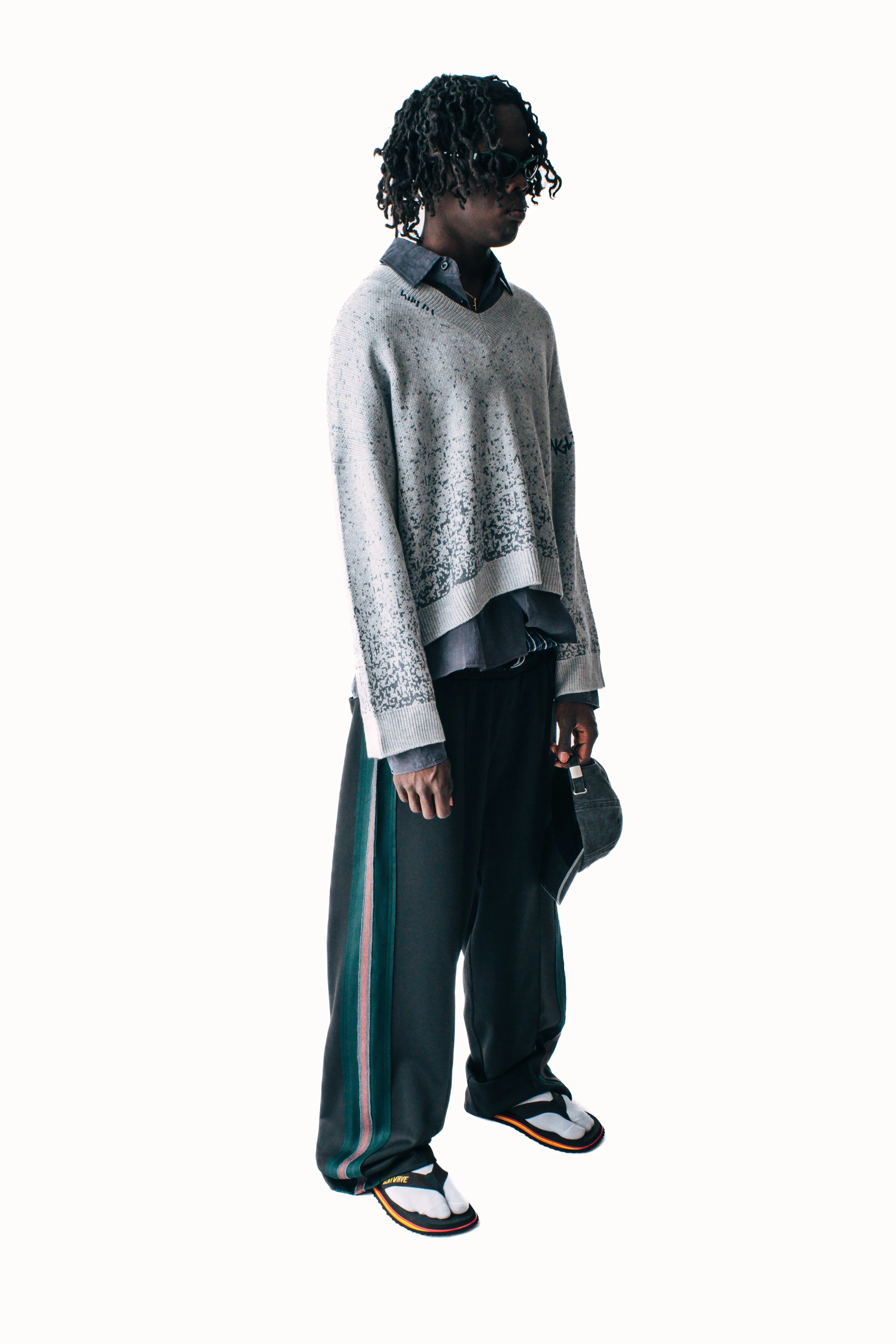 SPECKLE V-NECK SWEATER GREY - Image 8